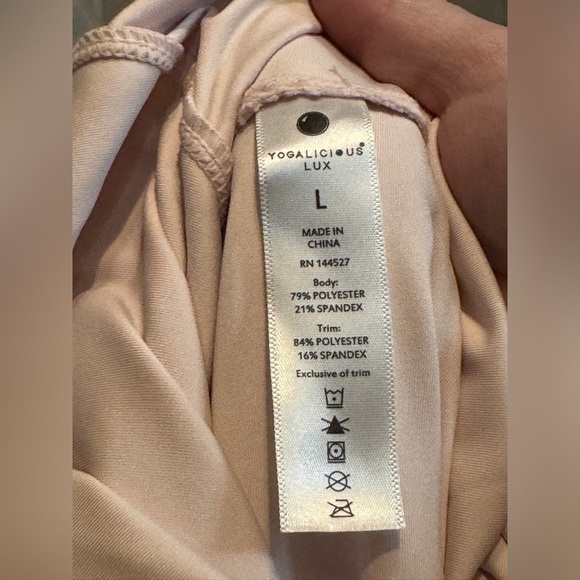 Yogalicious Long Sleeved Top size L NWT super soft - Picture 7 of 9